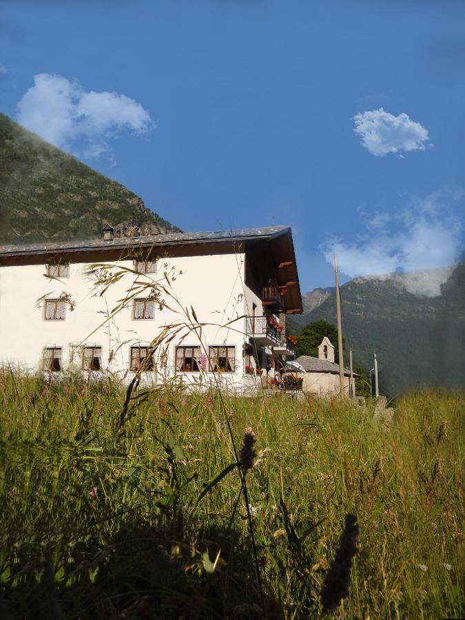 Hotel Laurent Gaby Buitenkant foto