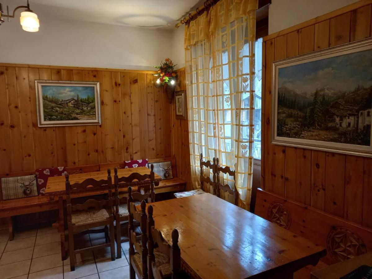 Hotel Laurent Gaby Buitenkant foto