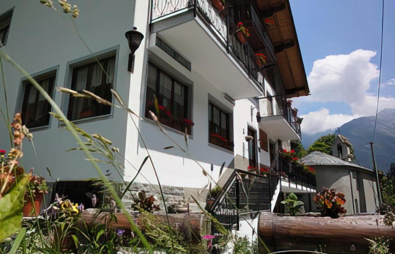 Hotel Laurent Gaby Buitenkant foto