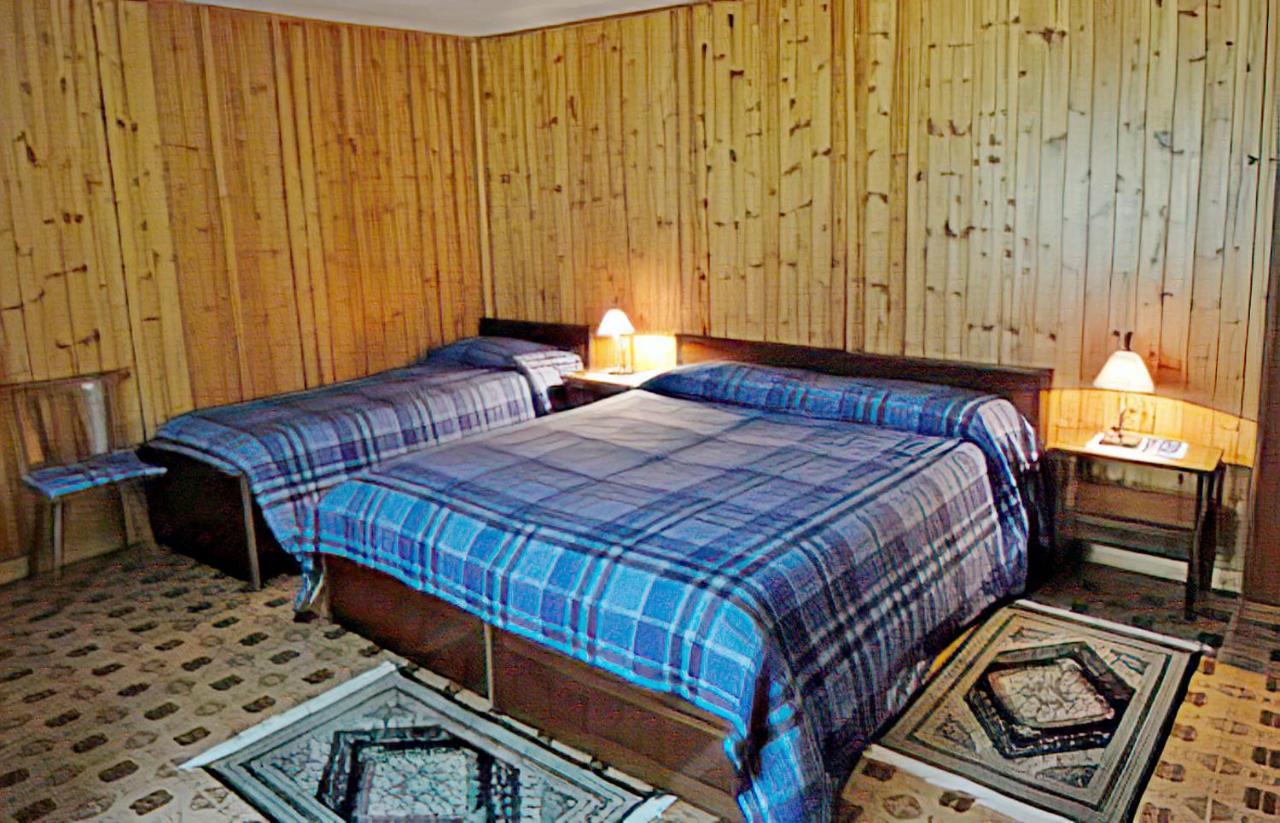 Hotel Laurent Gaby Buitenkant foto
